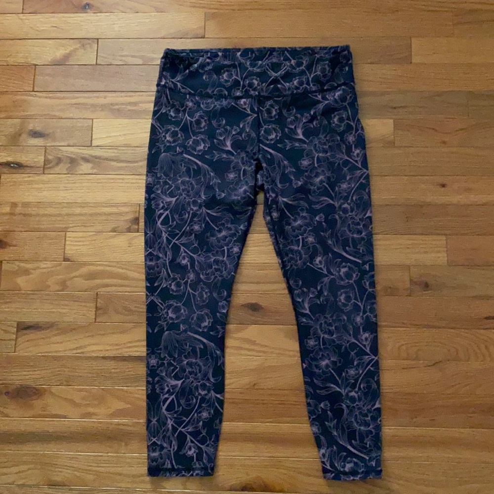 Fabletics patterned workout leggings size M